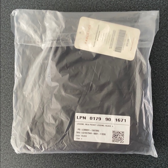 Fabletics, Mila High-Waisted Pocket Leggings - Picture 7 of 7